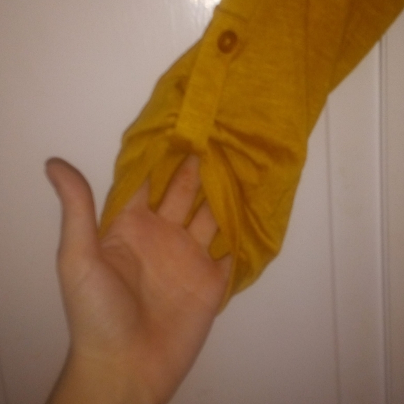 Yellow high low shirt - Picture 2 of 4